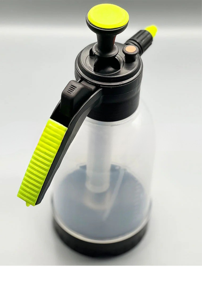 2L Portable Water Spraying Bottle With Gladiator Wash Wax and Shampoo 450ML