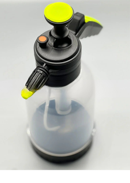 2L Portable Water Spraying Bottle With Gladiator Wash Wax and Shampoo 450ML